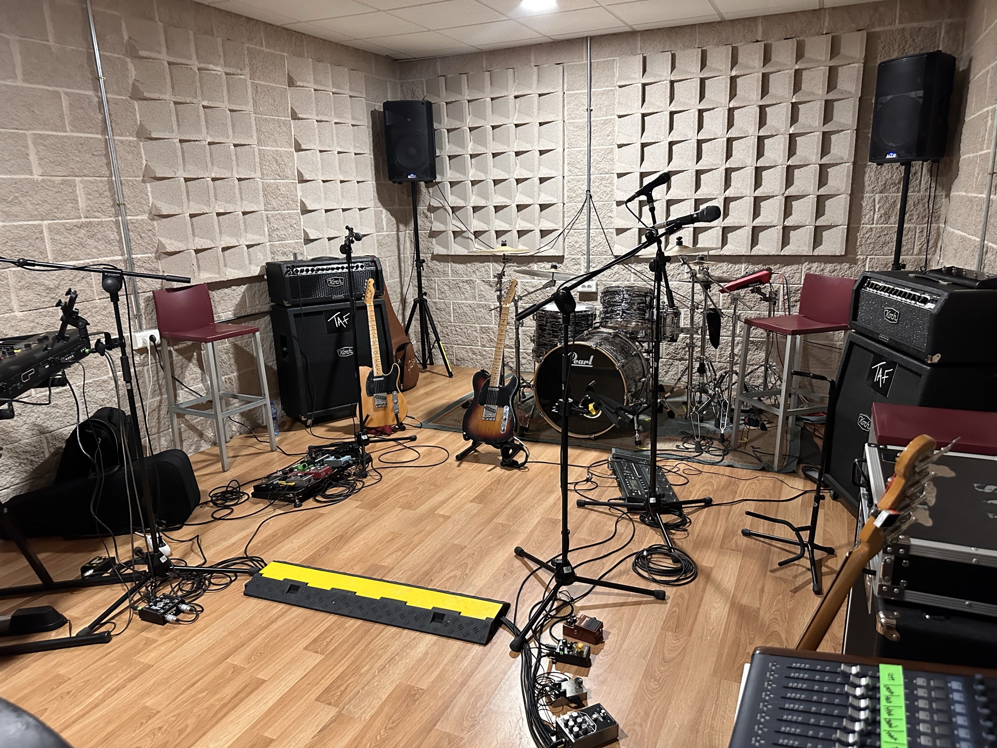Sala de ensayo equipada por horas